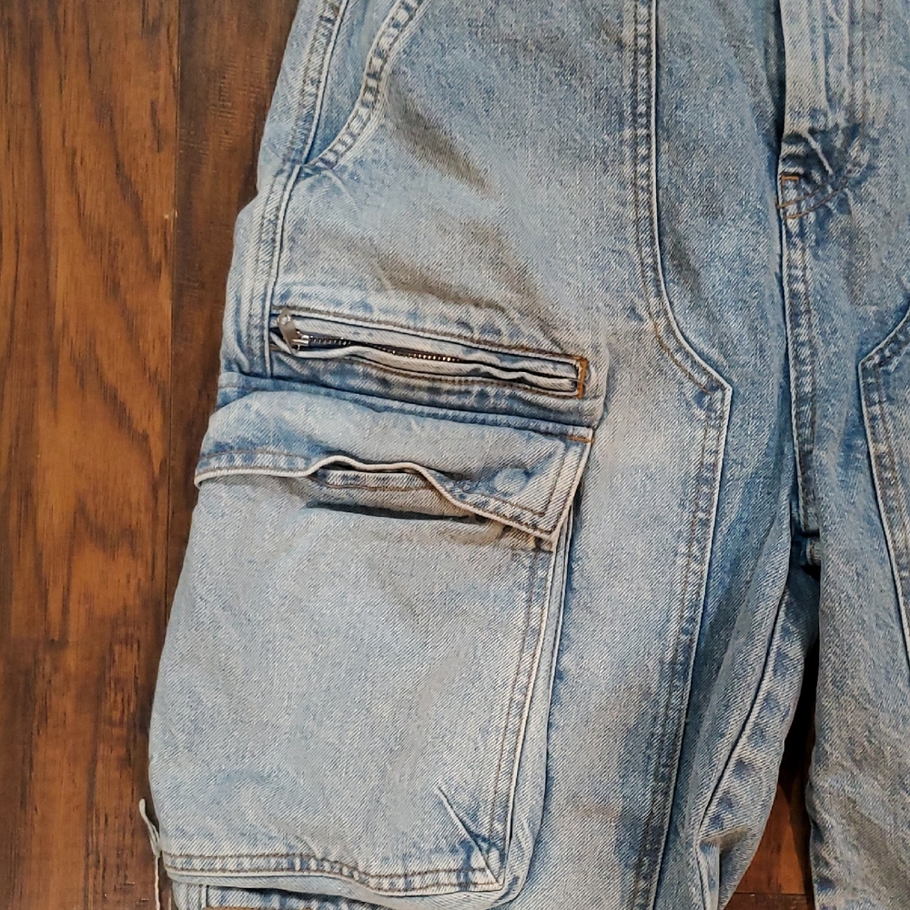 Zara Denim Cargo Shorts with Frayed Hem - Picture 3 of 6